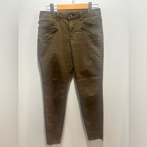 ZARA BASIC Z1975 denim size 8, army green, frayed hem, zipper and button front